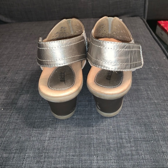 EUC- Earth Cascade Cutout Wedge Sandal - Picture 3 of 8